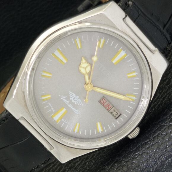 Vintage 1978 Citizen Automatic Mens Silver Watch W/daydate & Green accents - Picture 1 of 9